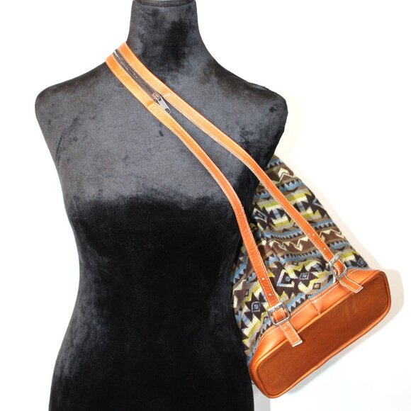 Yacon Handcrafted Wool and Faux Leather Backpack - Picture 7 of 16